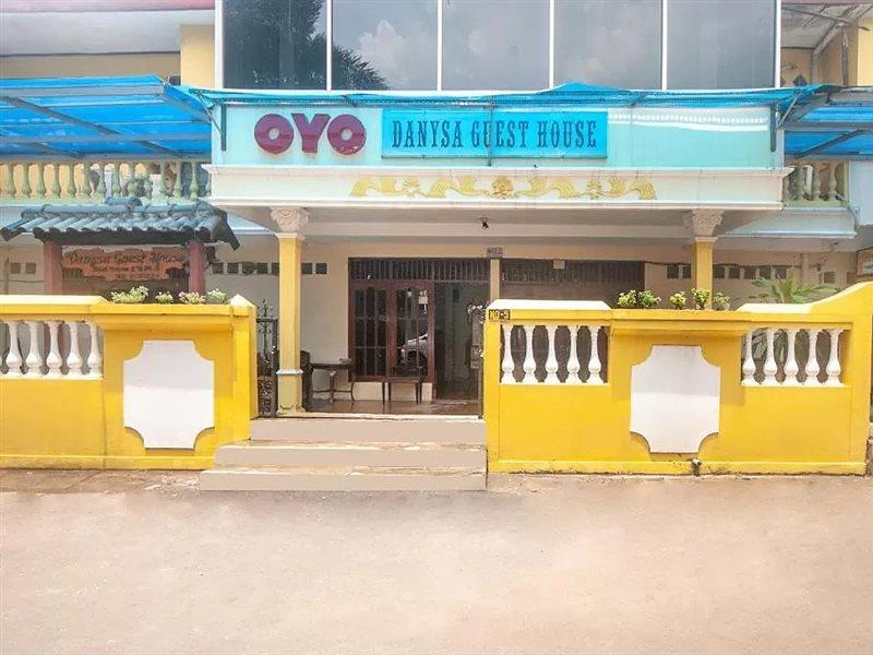 Oyo 2256 Danysa Guesthouse Jakarta Exteriör bild