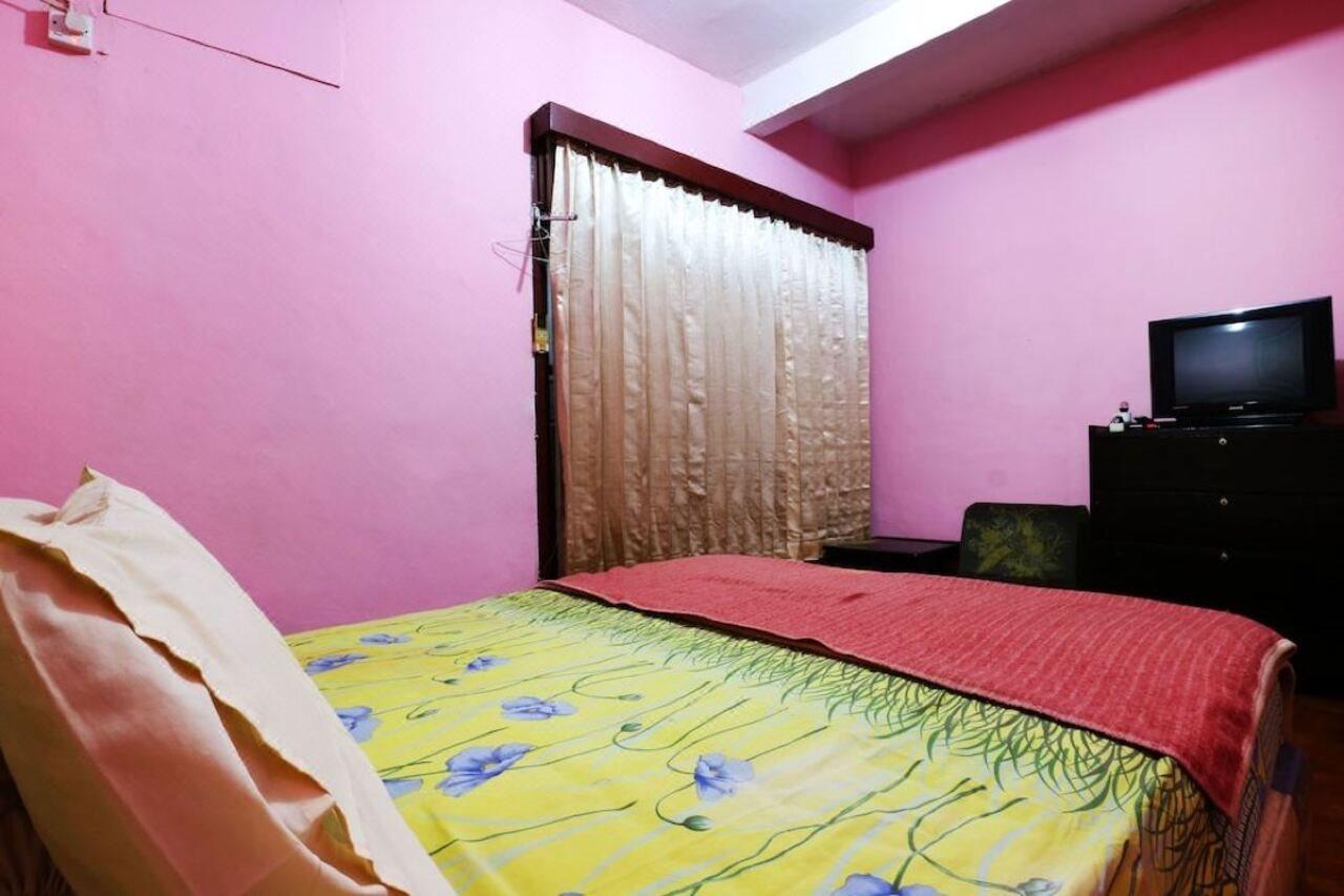 Oyo 2256 Danysa Guesthouse Jakarta Exteriör bild