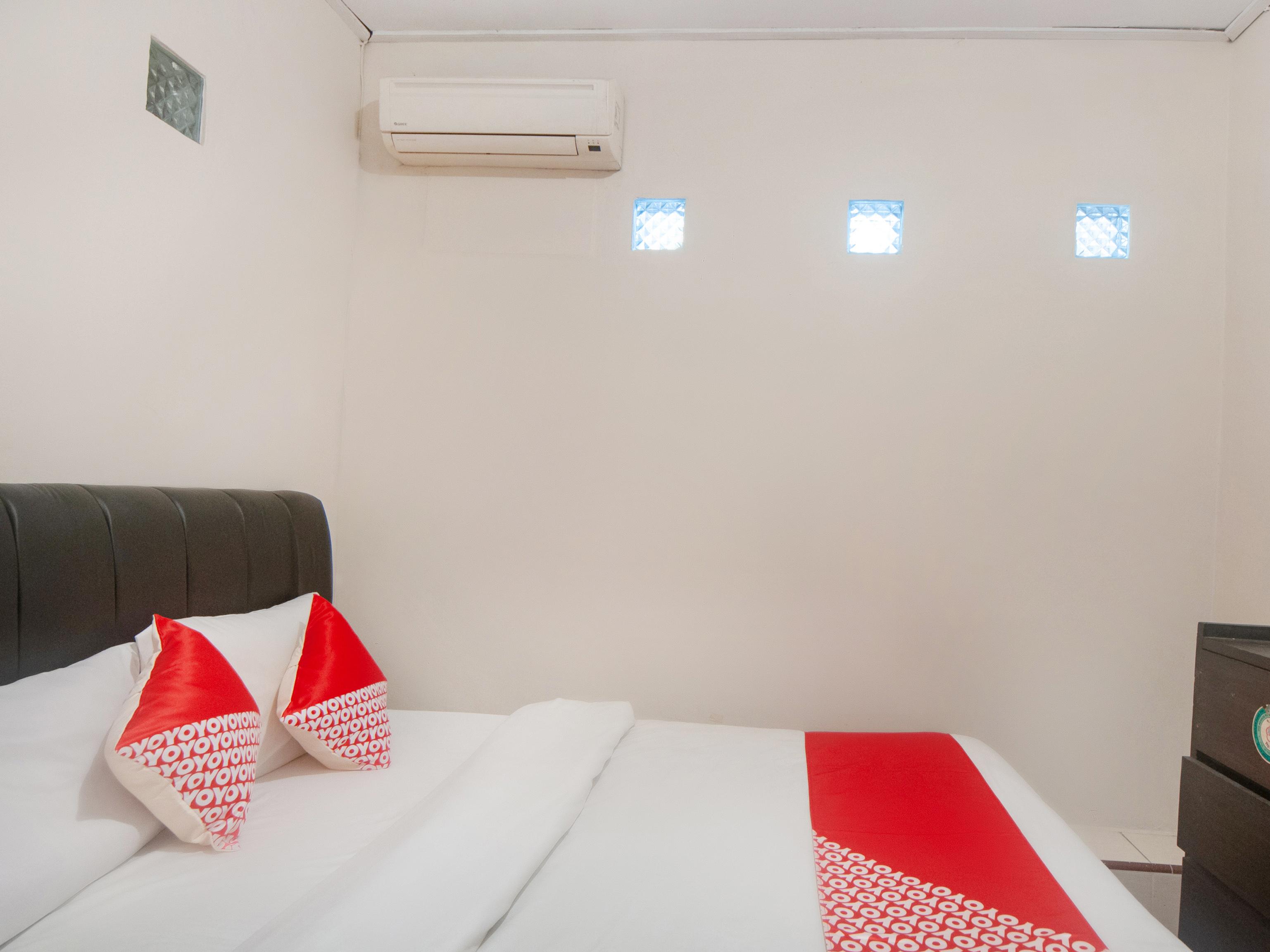Oyo 2256 Danysa Guesthouse Jakarta Exteriör bild
