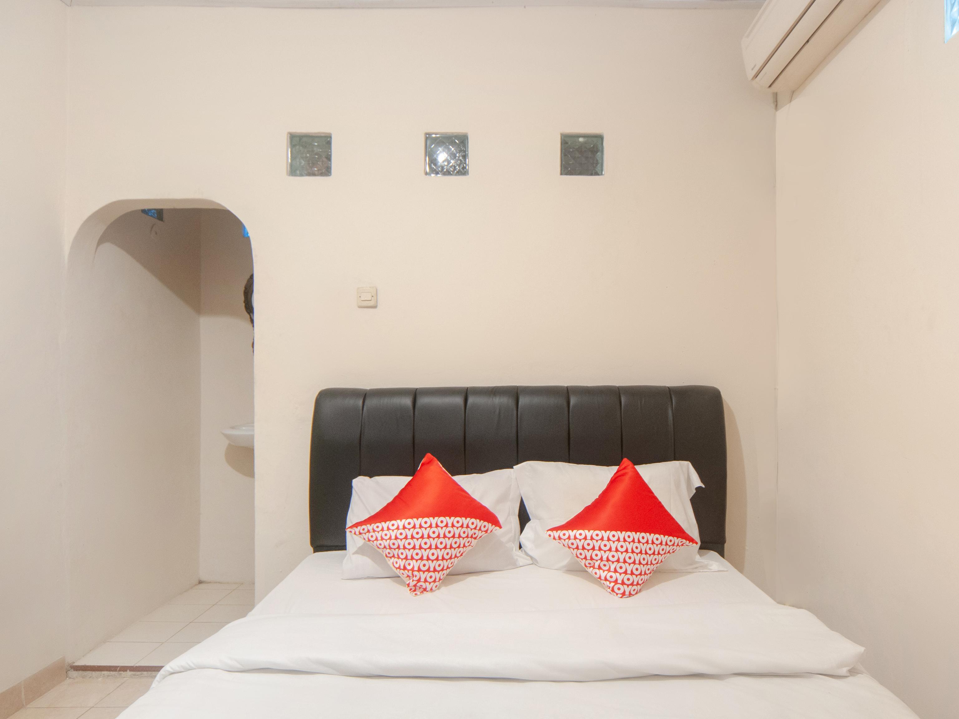 Oyo 2256 Danysa Guesthouse Jakarta Exteriör bild