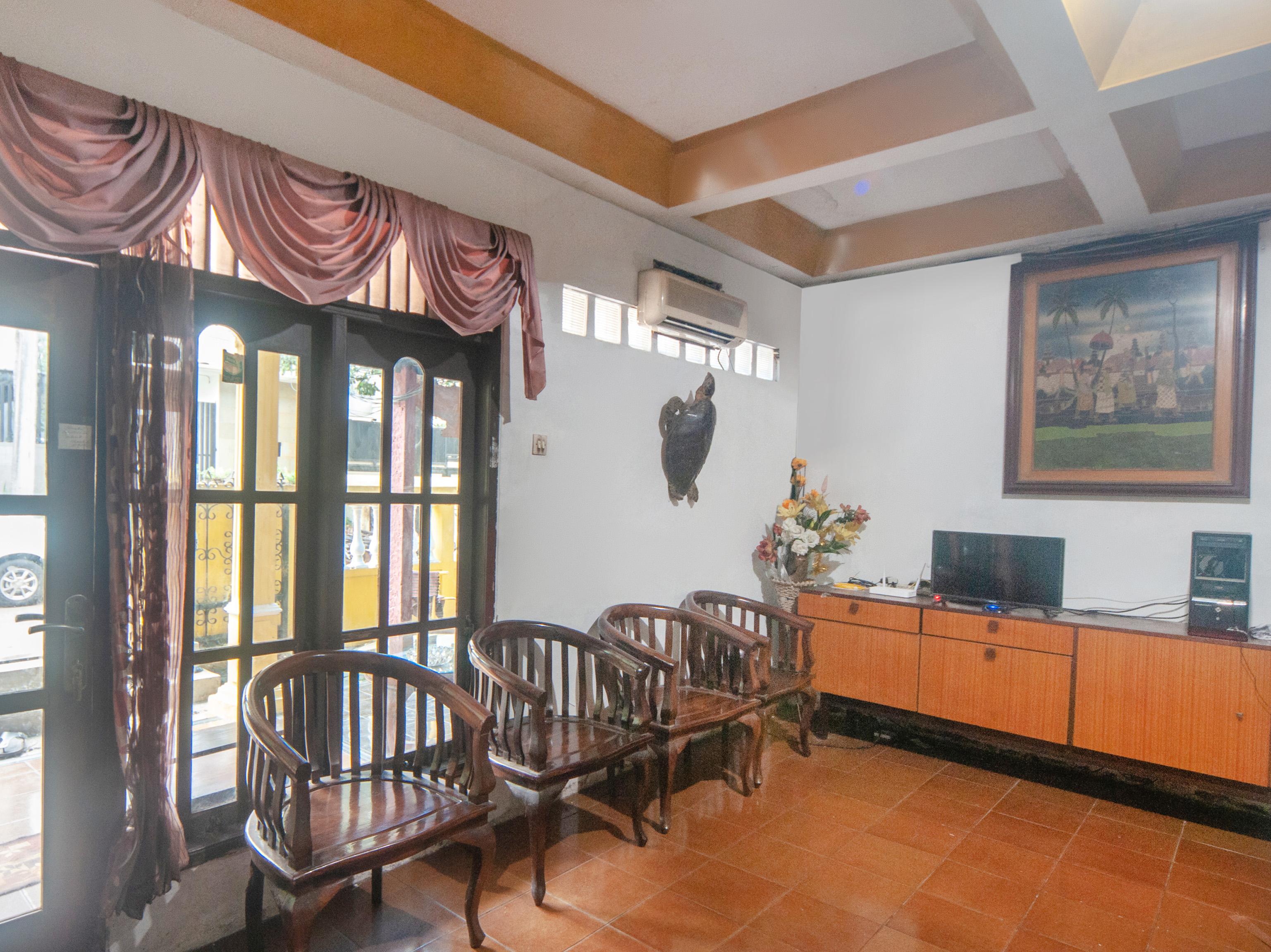 Oyo 2256 Danysa Guesthouse Jakarta Exteriör bild