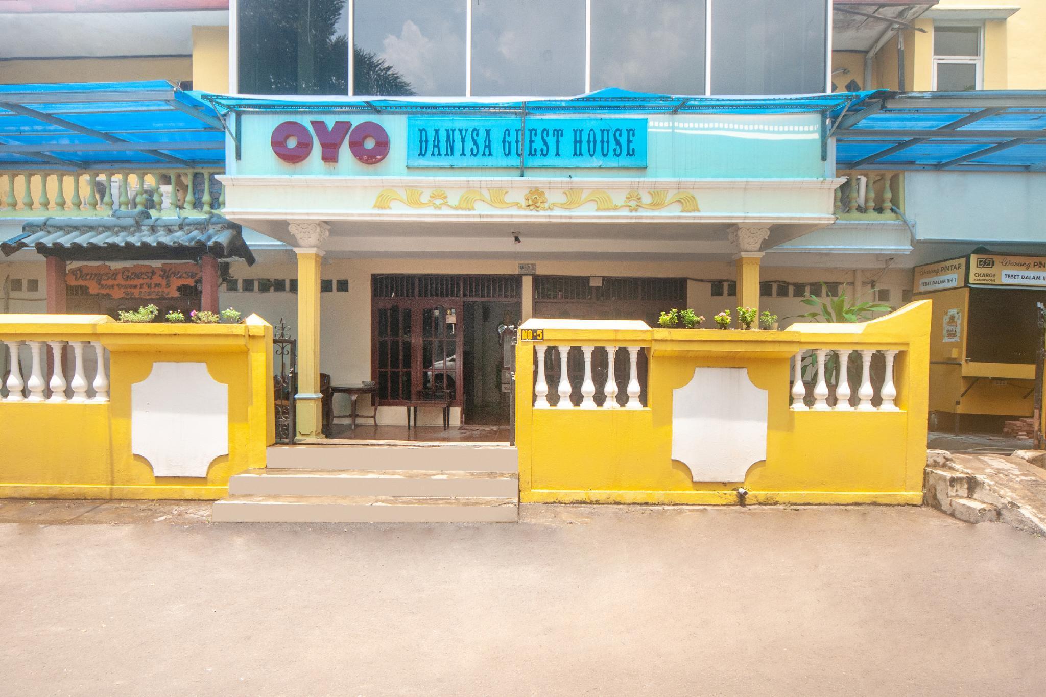 Oyo 2256 Danysa Guesthouse Jakarta Exteriör bild