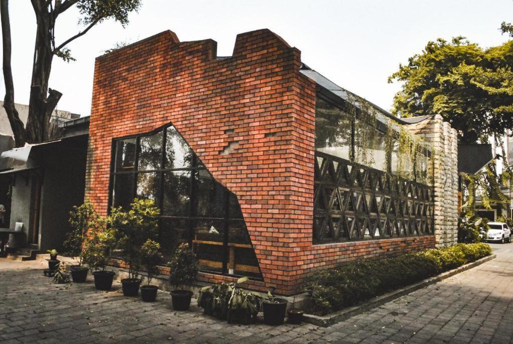 Oyo 2256 Danysa Guesthouse Jakarta Exteriör bild