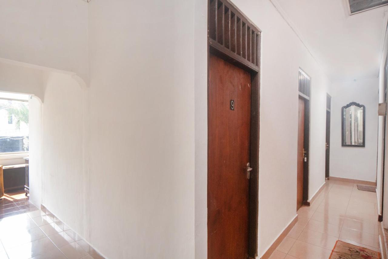 Oyo 2256 Danysa Guesthouse Jakarta Exteriör bild